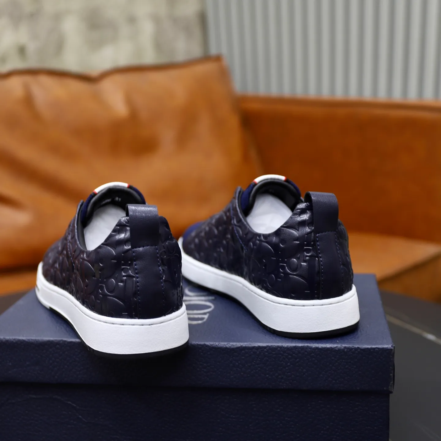 Ex-factory price: 442💰🙅‍♂️🙅‍♂️🙅‍♂️ Brand: Dior DIOR Standard code: 38-44 (45 customized) Grade: Same as the official website Material: Original leather splicing, comfortable and breathable lining, original wear-resistant outsole Style category: Men's fashionable casual shoes, running shoes, noble luxury brand elements, top luxury Color: actual picture color